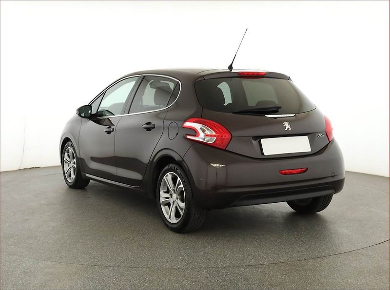 Peugeot 208 (2012) 1.4 VTi, Serv.kniha, Tempomat - fotka 4 z 16
