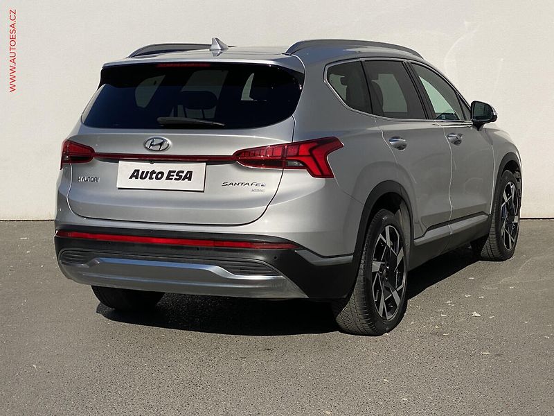 Hyundai Santa Fe (2021) 2.2 CRDi 4x4, ČR, Premium - fotka 4 z 24