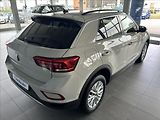Volkswagen T-Roc 1,0   TSI 85kW,LIFE,1.MAJITEL - náhled 6
