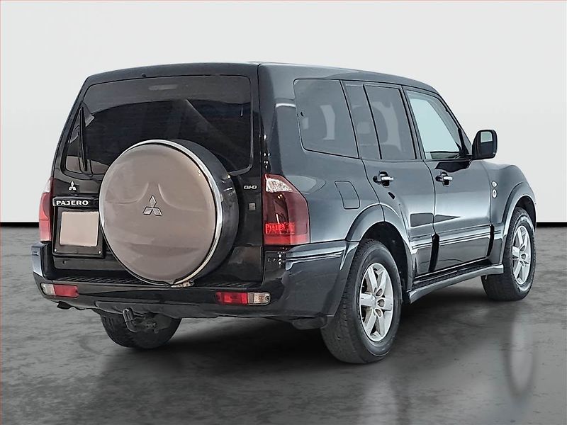 Mitsubishi Pajero (2006) 3.2 DI-D, Automat, 7 míst - fotka 5 z 20