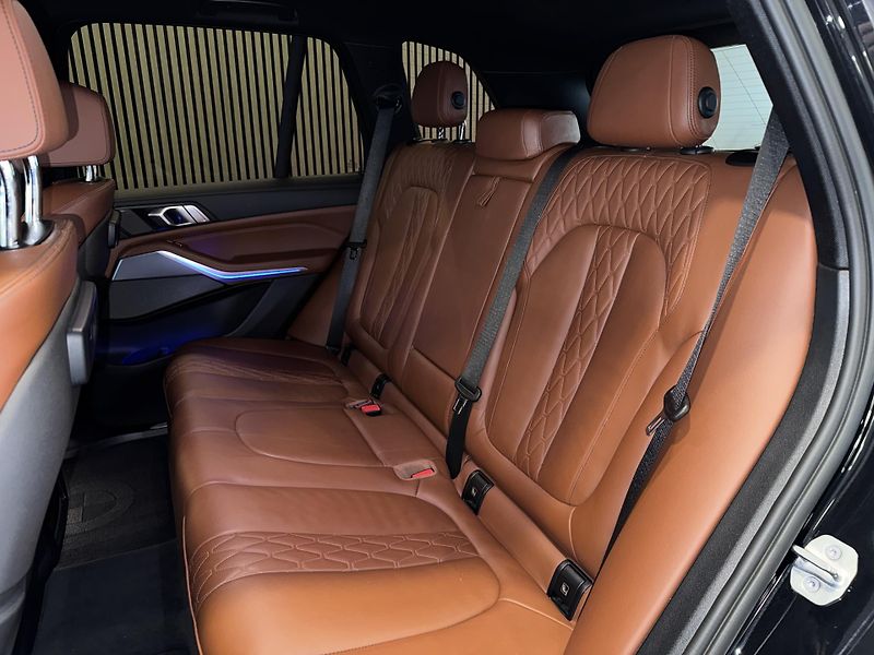 BMW X5 M50i V8 Laser Tažné HUD Záruka - fotka 10 z 33