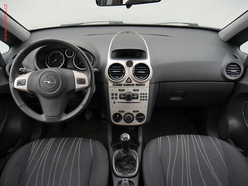 Opel Corsa (2008) 1.3CDTi, AC, výhřev sed - fotka 8 z 19