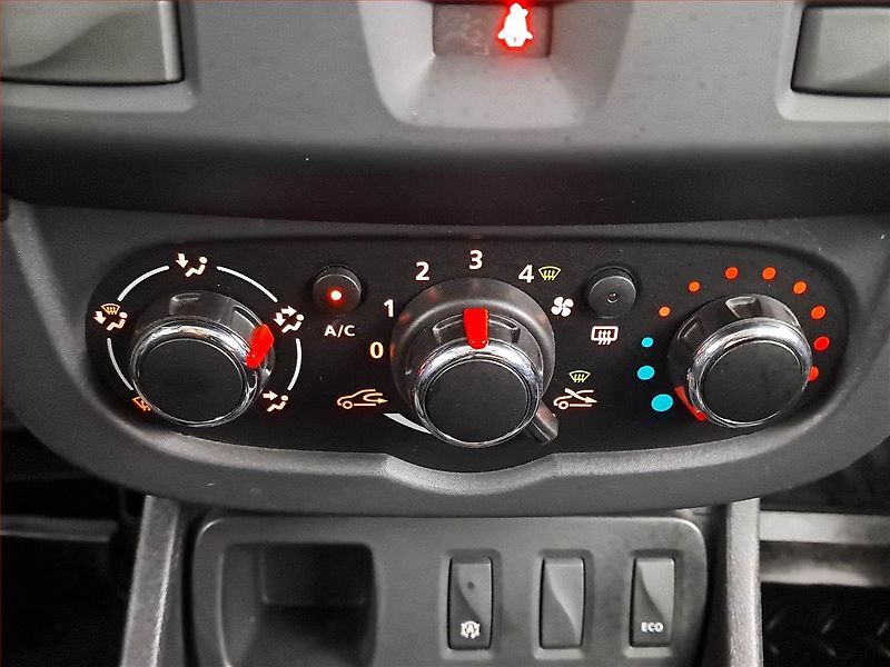 Dacia Duster (2015) 1.6 SCe, Serv.kniha - fotka 13 z 17