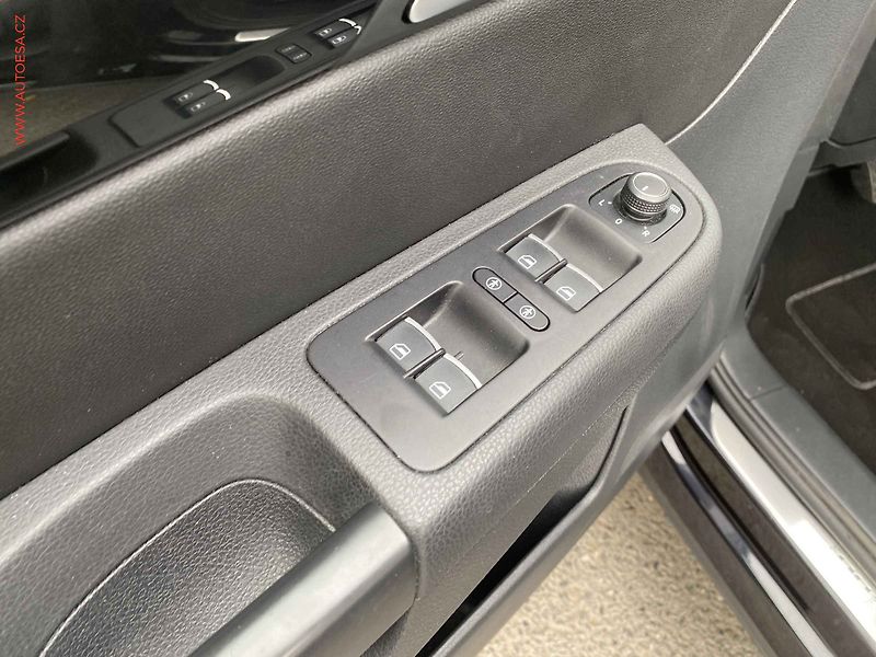 Seat Alhambra (2017) 2.0 TDi 4x4 20YEARS, DSG - fotka 13 z 17