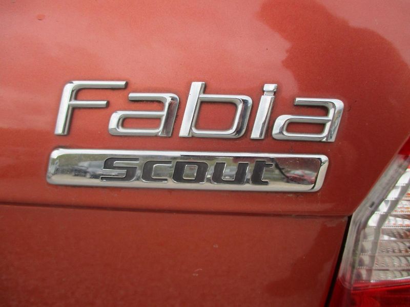 Škoda Fabia 1.6i SCOUT - fotka 32 z 32