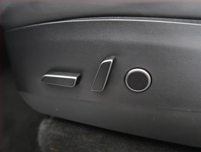 Tesla Model Y (2023) Standard LFP 64kWh, SoH 94% - fotka 20 z 31