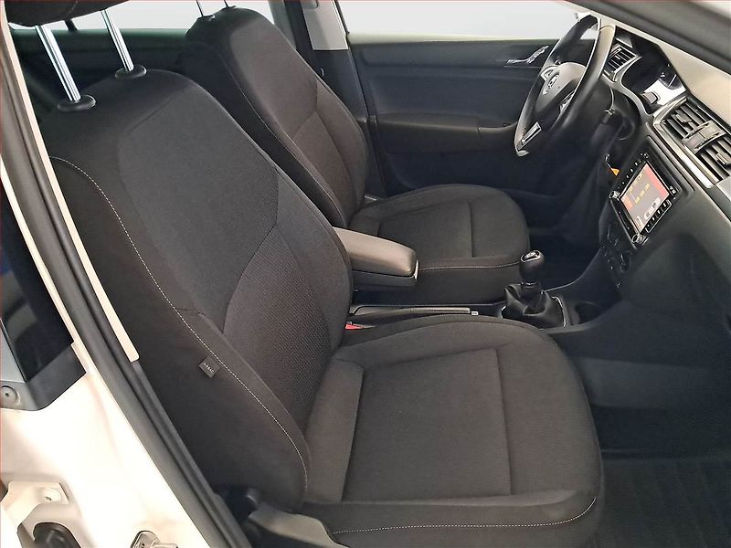 Škoda Rapid (2014) 1.2 TSI, Tempomat - fotka 9 z 13