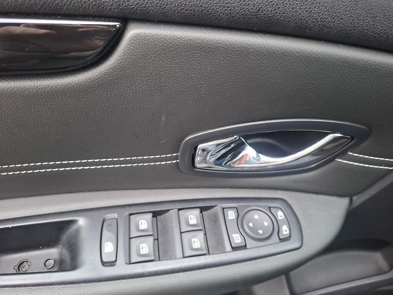 Renault Grand Scénic (2015) 1.2 TCI,9+7kW,navi,led,CZ - fotka 9 z 13