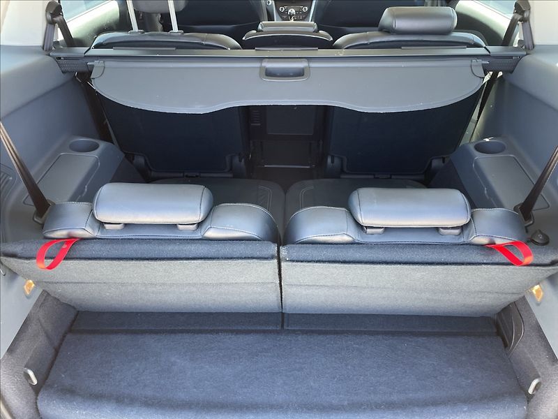 Ford Grand C-MAX 1,6 i 110KW TITANIUM 7.MÍST - fotka 23 z 25