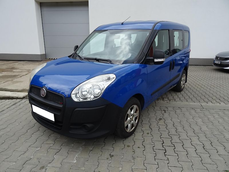 Fiat Dobló (2011) 1.3 JTD 66kw MAN5 - fotka 3 z 24