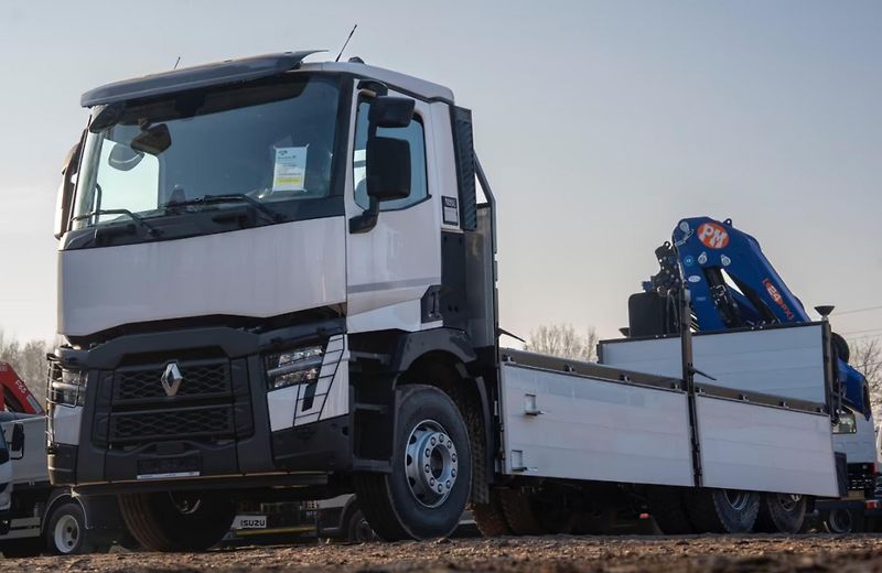 Renault (2025) C440 valník + HR EURO 6 - fotka 2 z 22