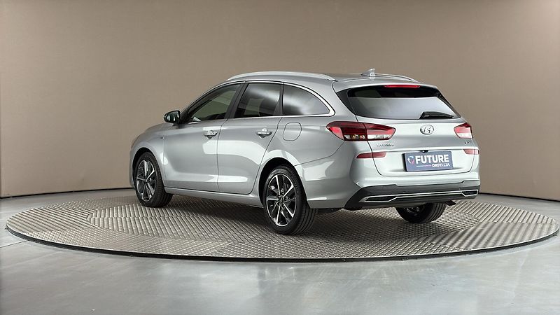 Hyundai i30 1.5 T-GDI AUT Style Kombi - fotka 2 z 28