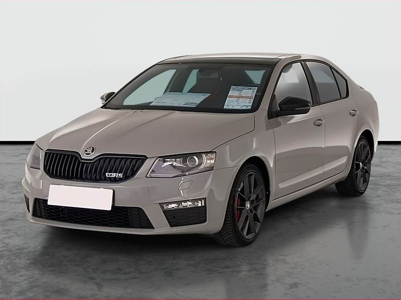 Škoda Octavia (2014) RS 2.0 TSI, Bi-Xenony - fotka 2 z 22