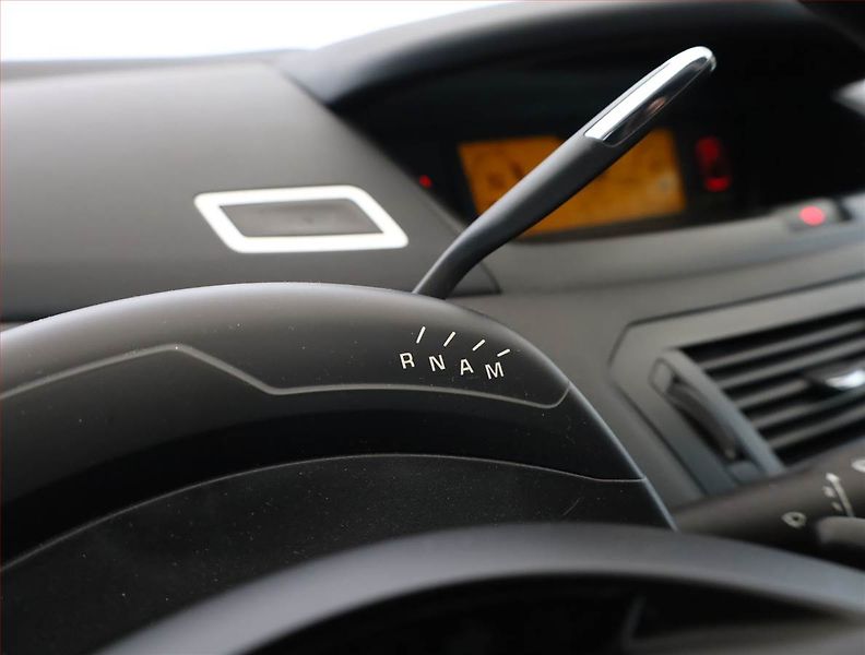 Citroën C4 Picasso (2009) 1.6 HDi, Automat, 7 míst - fotka 13 z 16