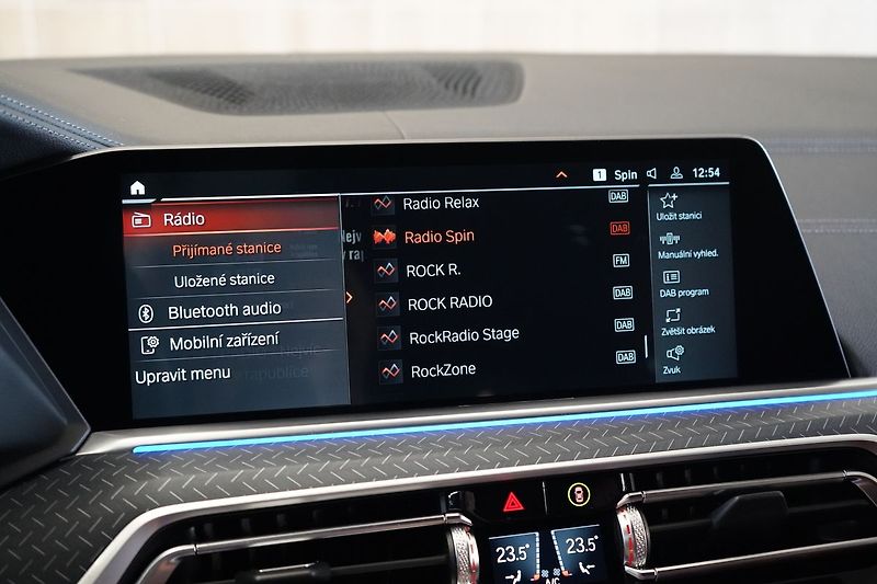 BMW X5 30d xDrive, Vzduch, Nezávislé - fotka 34 z 49