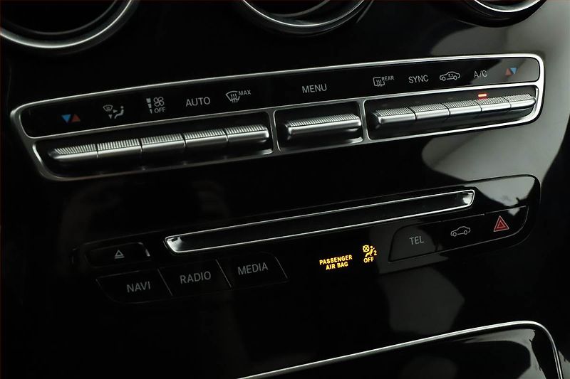 Mercedes-Benz Třídy C (2019) C 220 d 4MATIC - fotka 12 z 19
