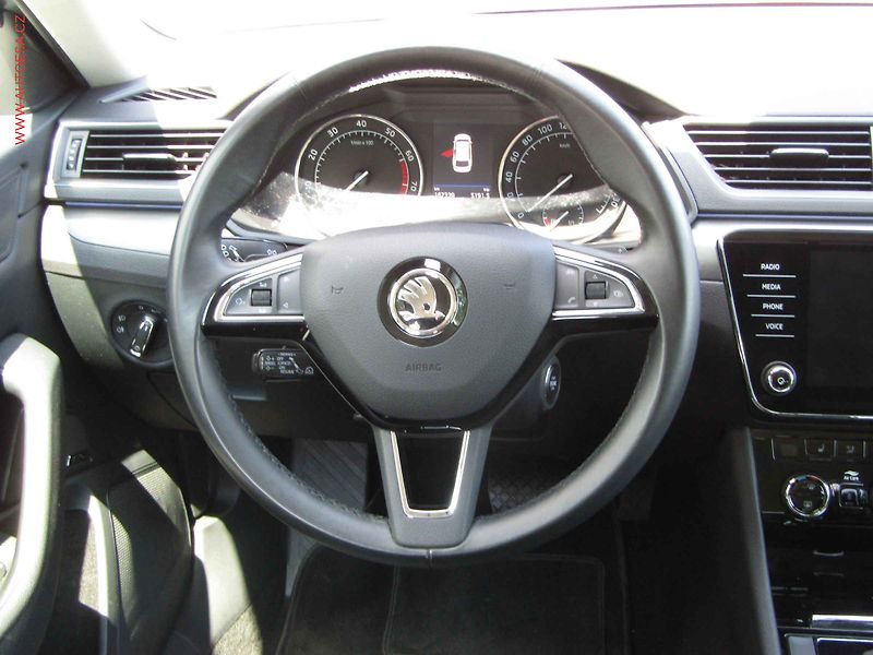 Škoda Superb (2018) 1.8 TSi, Style, DSG, Webasto - fotka 15 z 24