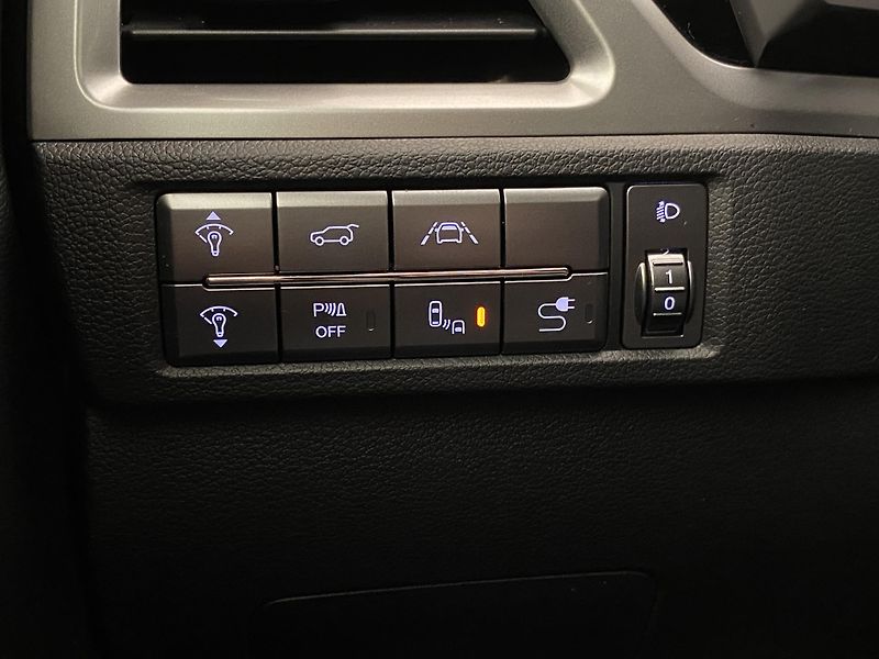 SsangYong Korando 1.5 T-GDI PREMIUM REZERVACE - fotka 27 z 38