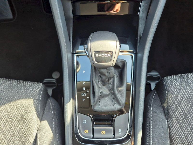 Škoda Karoq (2025) Top Selection 1.5 TSI 110 kW 7 - fotka 25 z 39