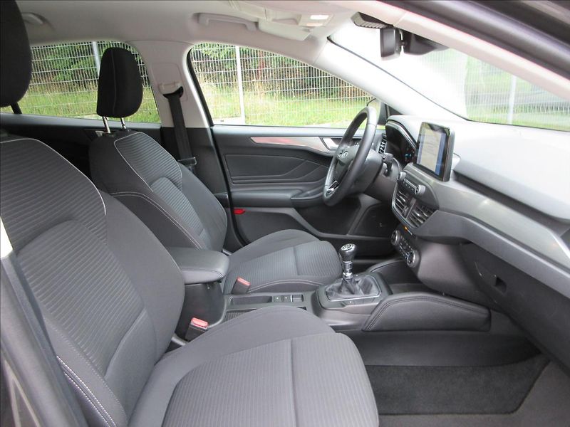 Ford Focus 1,0 i, Vyhř.sed,vol,okn, Navi, - fotka 12 z 29