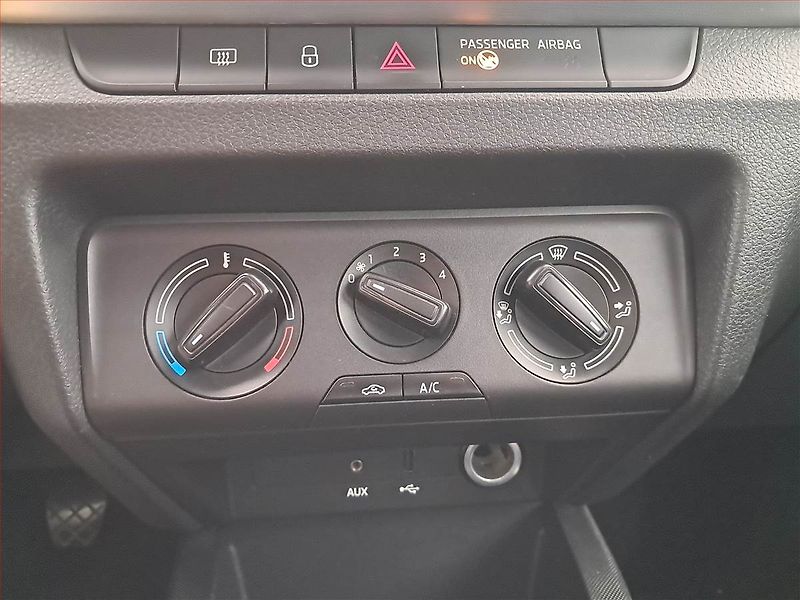 Škoda Fabia (2015) 1.2 TSI, Serv.kniha, Tempomat - fotka 13 z 16