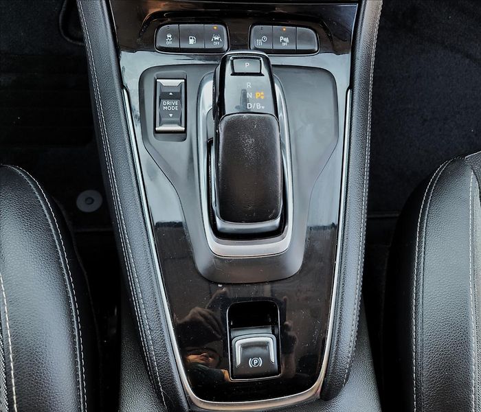 Opel Grandland X 1,6 PHEV,E-AT,Elegance,led,nav - fotka 36 z 50