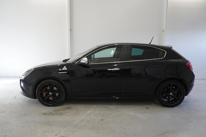 Alfa Romeo Giulietta 1.75 TBI QUADRIFOGLIO VERDE - fotka 10 z 27