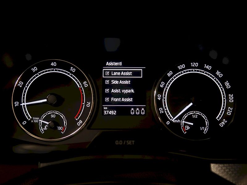 Škoda Kamiq (2021) STYLE 1.0TSI 81KW LED CZ TAŽNÉ - fotka 17 z 38