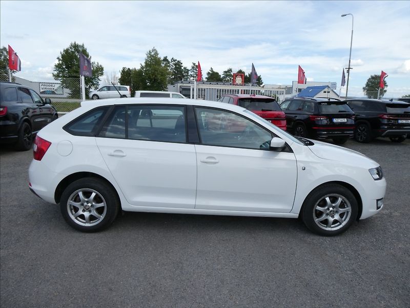 Škoda Rapid 1,2 TSI 77kW Style Spaceback - fotka 2 z 36