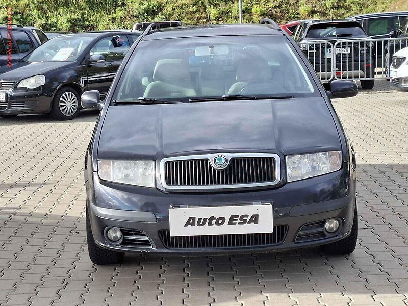 Škoda Fabia (2007) 1.2 HTP, AC, výhřev sed - fotka 2 z 16