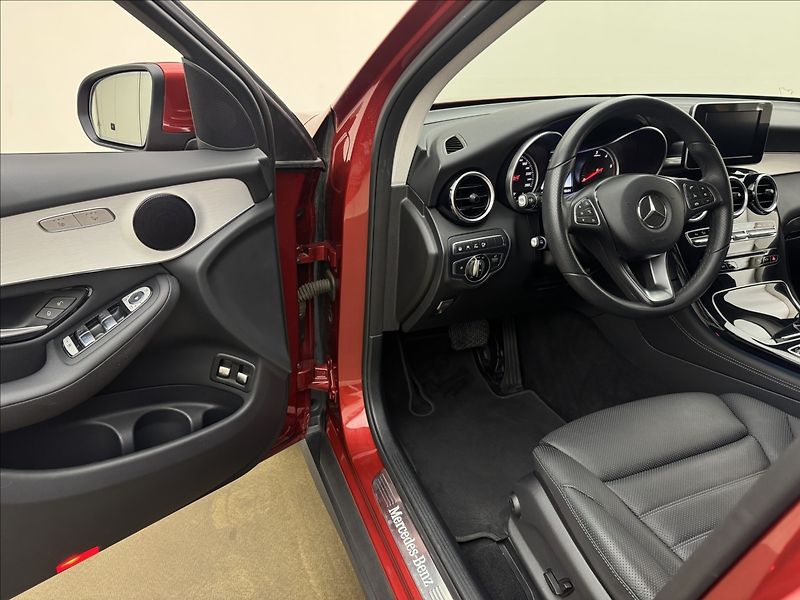 Mercedes-Benz GLC 2,1 4X4 VZDUCH 360° TAŽNÉ ČR - fotka 29 z 45