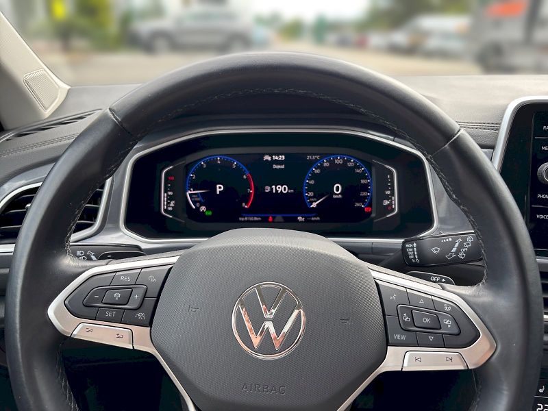 Volkswagen T-Roc (2023) STYLE 1,5 TSI 110 KW DSG - fotka 18 z 29