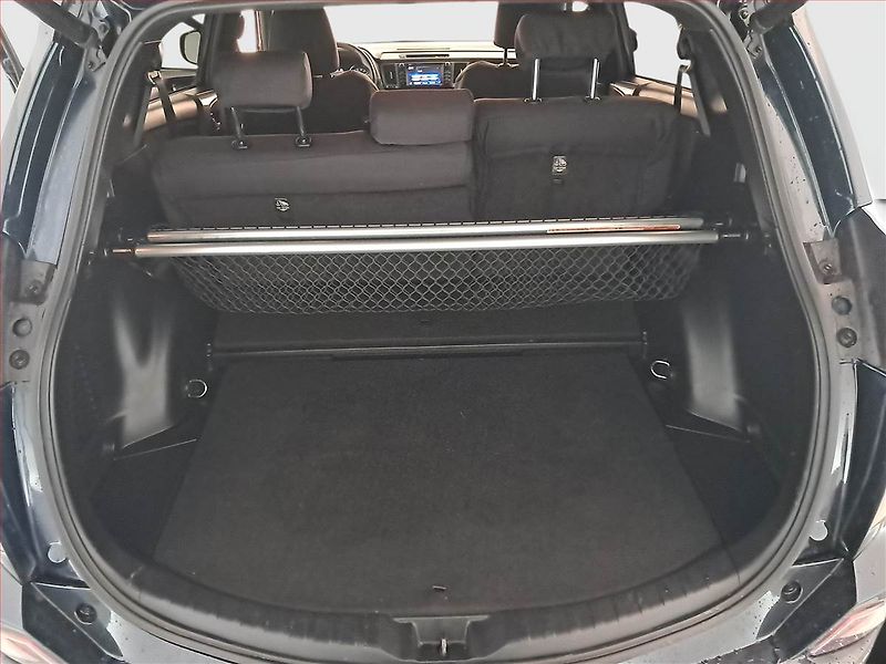 Toyota RAV4 (2018) 2.5 Hybrid - fotka 14 z 18