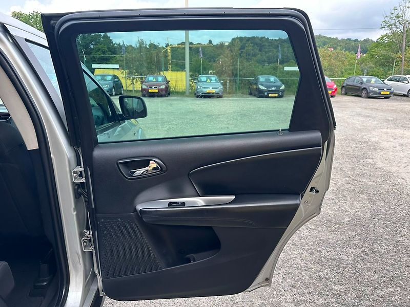 Fiat Freemont (2013) 2.0JTD 7-míst/1MAJ/TEMPOMAT - fotka 24 z 37