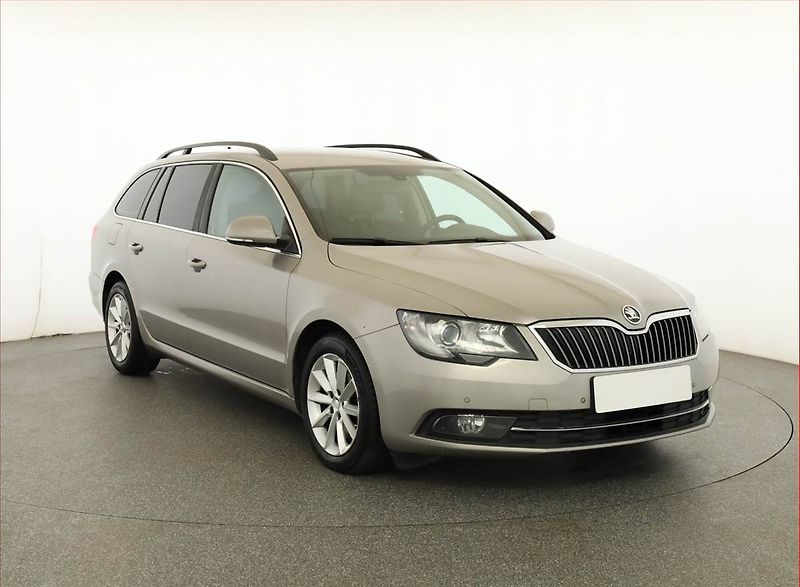 Škoda Superb (2013) 1.6 TDI, Tempomat - fotografie inzerátu
