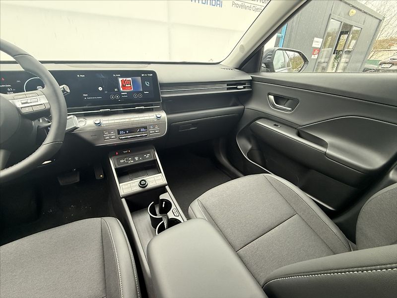 Hyundai Kona 1,6 T-GDI 132kW DCT Style - fotka 21 z 29