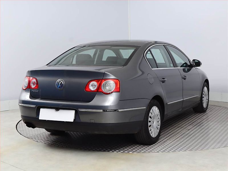 Volkswagen Passat (2005) 2.0 TDI, po STK, CZ doklady - fotka 5 z 12