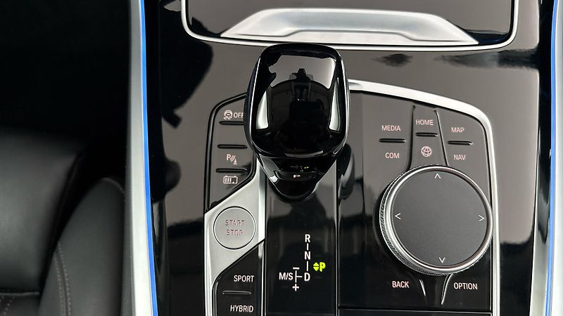 BMW X5 45e AUT xDrive - fotka 27 z 33