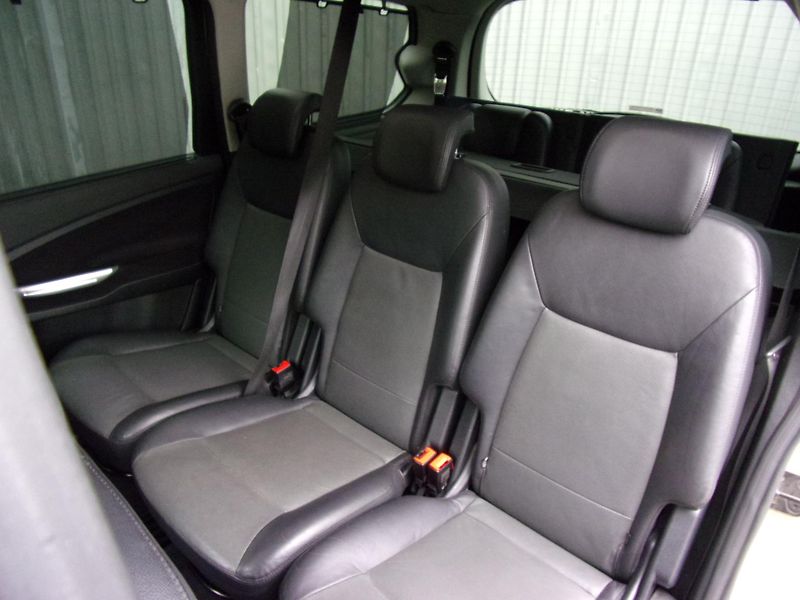 Ford Galaxy (2007) 2.0TDCi 103kW GHIA 7MÍST PANOR - fotka 19 z 25