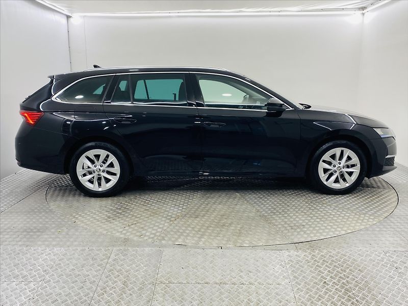 Škoda Octavia 1,5 TSI 85kW Top Selection DSG - fotka 26 z 30