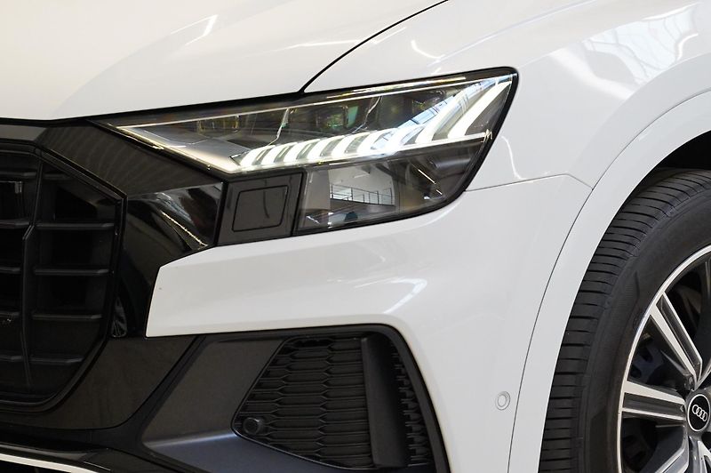 Audi Q8 - fotka 9 z 30
