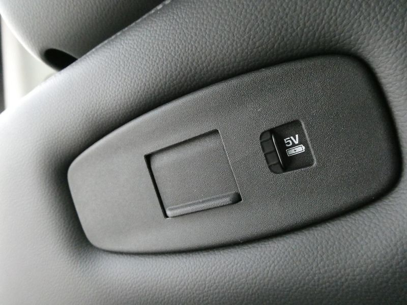 Land Rover Discovery 5 3,0 Gemini D350 - fotka 22 z 45