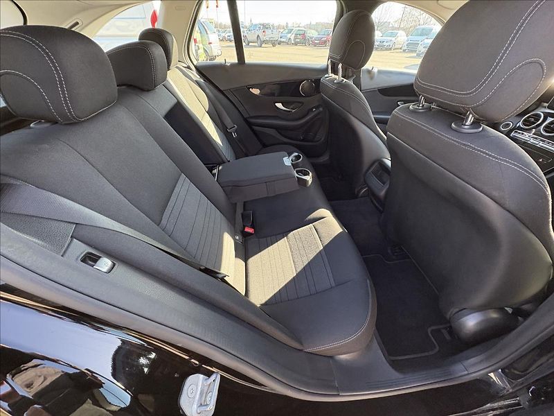 Mercedes-Benz Třídy C 2,2 CDi 100kW Led,Výhřev,9G-tr - fotka 27 z 37