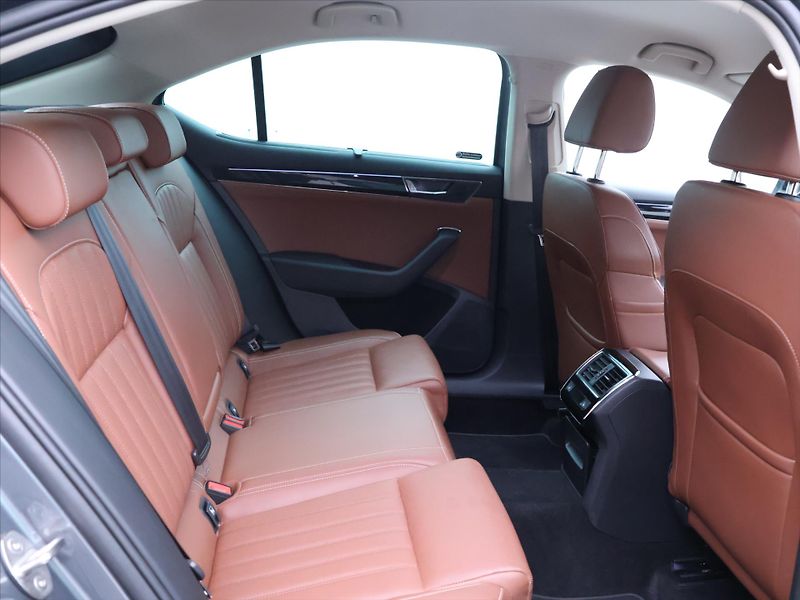 Škoda Superb 2,0 TDI 110kW L&K DSG DPH CZ - fotka 13 z 37