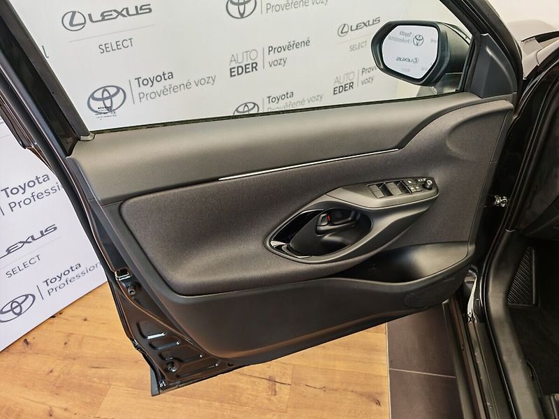 Toyota Yaris Cross 1.5 Hybrid CVT Style 4x2 - fotka 18 z 37