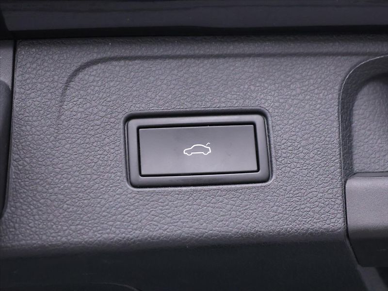 Volkswagen Passat 2,0 TDI 147kW DSG Matrix DPH - fotka 10 z 35