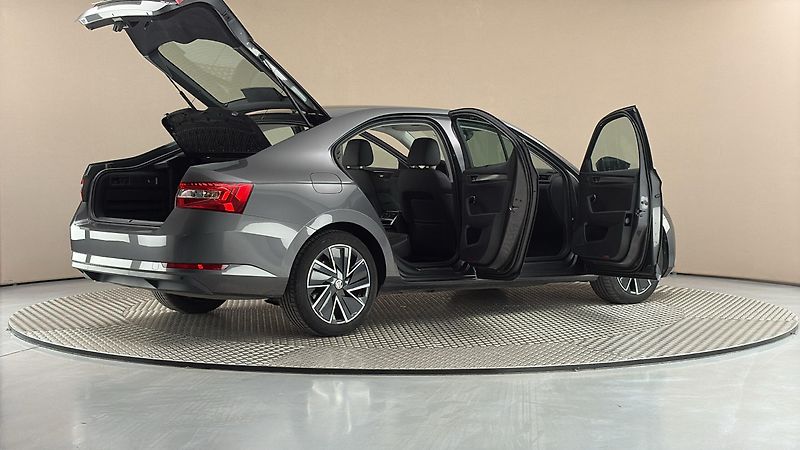 Škoda Superb 2.0 TDI DSG 4x4 Style - fotka 6 z 25