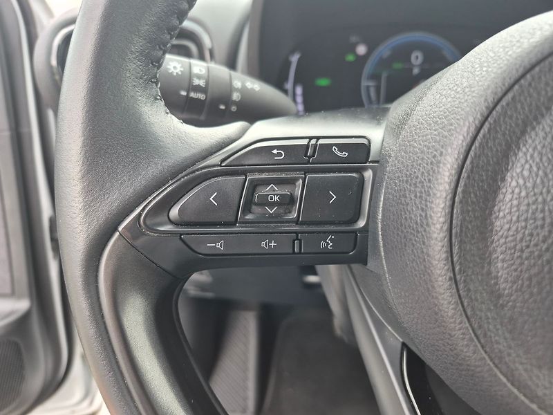 Toyota Yaris Cross 1,5 HEV FWD Style - fotka 9 z 18