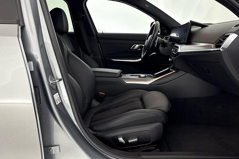 BMW Řada 3 řady 3 | 330d xDrive - fotka 13 z 27