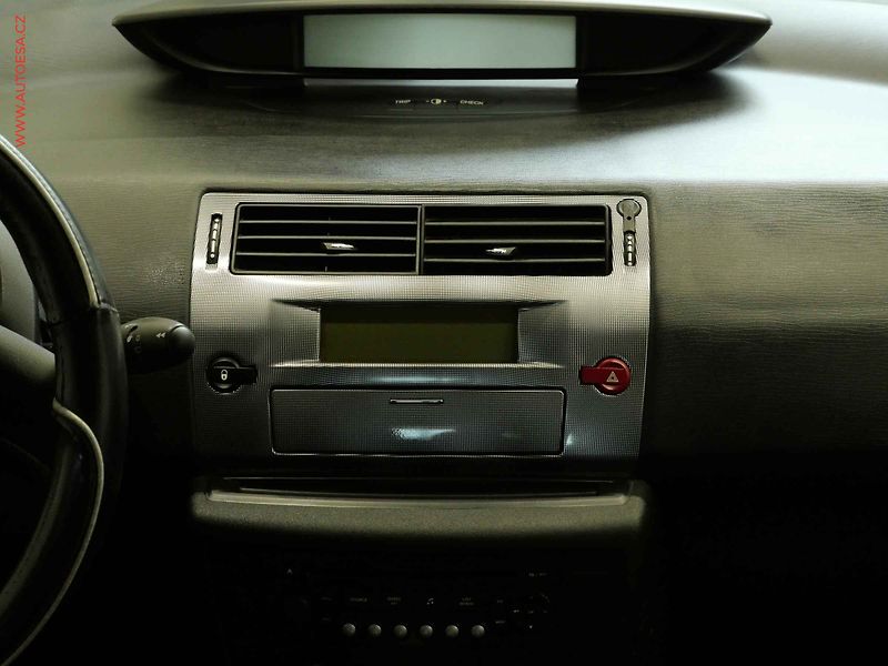 Citroën C4 (2007) 1.6i, ČR, AC, temp - fotka 13 z 22
